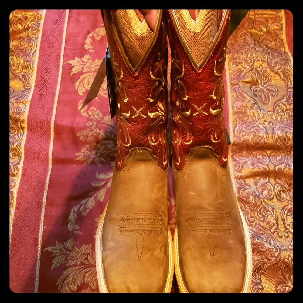Steel toe leather cowboy boots